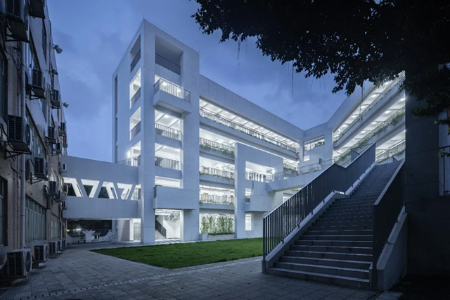 SCAD喜讯 | 华工设计院作品广州中学天润校区扩建工程荣膺2025年度APDC第十六届亚太设计精英邀请赛 WINNER 奖项