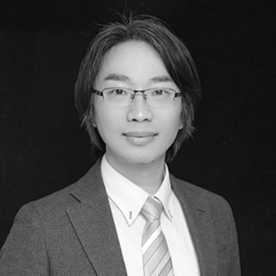 李华