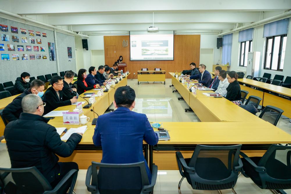 北京建筑大学与浦江中国控股有限公司对接交流并签署合作意向书