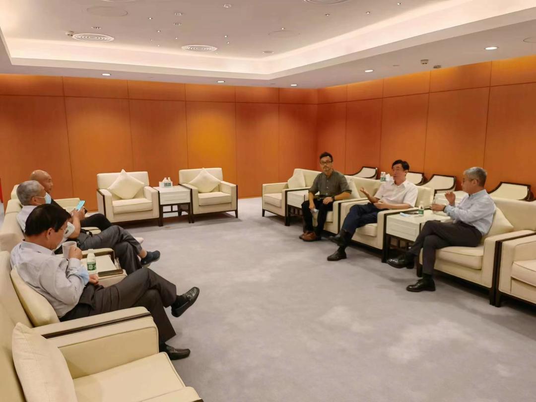中国勘察设计协会理事长朱长喜一行参观集团上音歌剧院项目