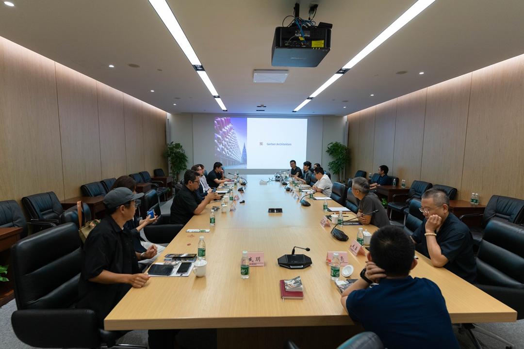 德国盖博建筑国际执行总裁马睿思到访集团开展讲座暨学术交流研讨会