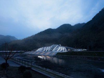 彭州市白鹿镇露天音乐厅，四川 / 成都市建筑设计研究院有限公司 + 奥地利R&amp;P建筑有限公司