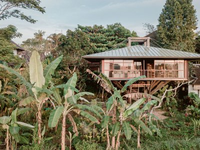 Treehouse C木制原型，巴厘岛 / Stilt Studios