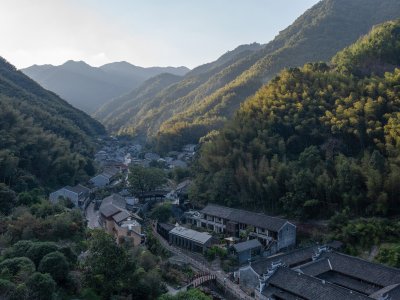 奉化栖霞坑发电站改造的溪边餐厅，宁波 / 尌林建筑设计事务所
