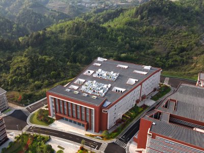 贵州传媒职业学院图书馆及信息中心 / 西线工作室
