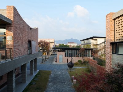 丁蜀成校，江苏宜兴 / 亘建筑事务所