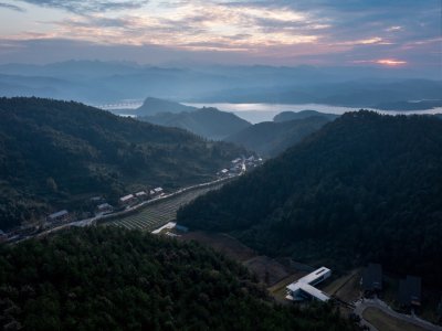 武当山麓游客中心，湖北 / 末广建筑