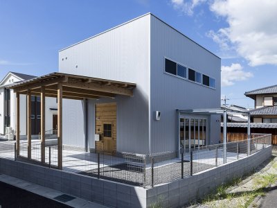 像“仓库”的家 ，日本
