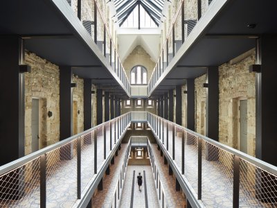 博德明监狱酒店，英国 / Twelve Architects