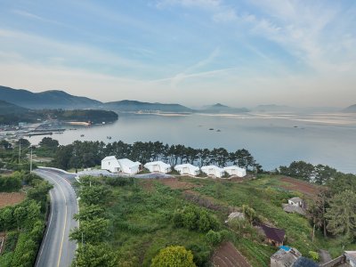 巨济岛白色建筑，韩国