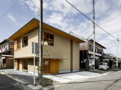 内置花园小宅，日本