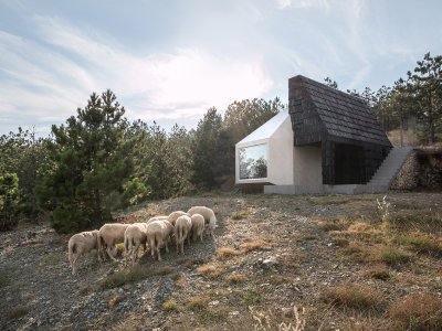 两重性住宅，塞尔维亚