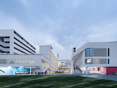 深圳前海三小（荔湾小学）/ 深圳大学建筑设计研究院·元本体工作室