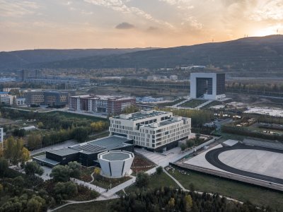 青海大学图书馆