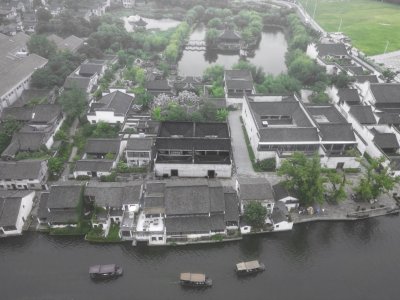 宾临城·江南赋设计师民宿，浙江湖州 / 上海小波建筑设计有限公司