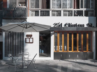 251 Clinton St. Bakery&amp;Cafe 望平街店，成都 / 炘儒空间设计