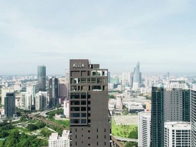 内嵌的庭院 - 吉隆坡阿丽拉孟沙酒店，马来西亚 / 如恩设计研究室