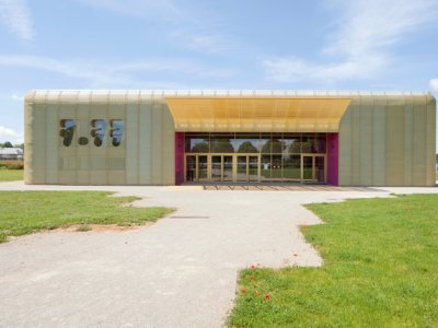 多功能展演大厅，法国