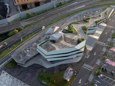 苏澳高速公路休息区及服务区 / 翁祖模建筑师事务所