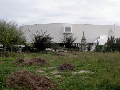 Combatentes教育中心扩建，日本