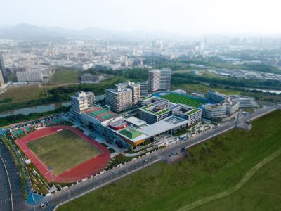 深圳市第十四高级中学 / 同济人建筑设计有限公司