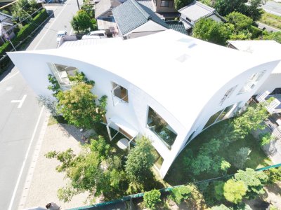 菱形商住两用楼，日本