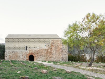 San Juan de Ruesta修道院重建，西班牙 / Sebastián Arquitectos