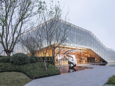 光影错落，开合有度：Viettel 厂外工作室 / 武重义建筑事务所