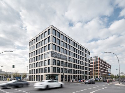 柏林EDGE Suedkreuz办公综合体 / TCHOBAN VOSS Architekten