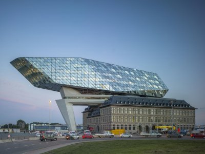 安特卫普港口集团大楼：新与旧的交融相遇/Zaha Hadid