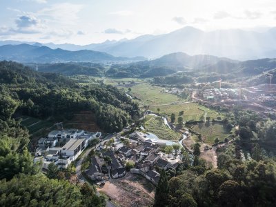 九华山下拾院酒店，安徽 / 南京城镇建筑设计咨询有限公司
