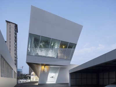 兰博基尼旗舰展示中心，中国郑州 / PMA普玛建筑设计事务所