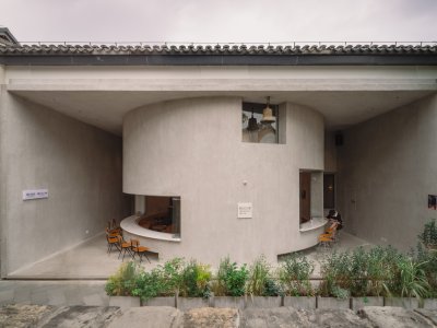 漾应的火塘蟠龙天地店，上海 / 上海实在建筑设计工作室