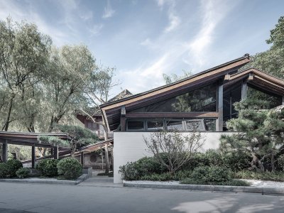 “大屋顶”下的景区公厕，杭州 / 兰心建筑