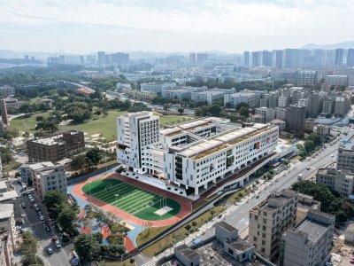 深圳市龙华区行知中学