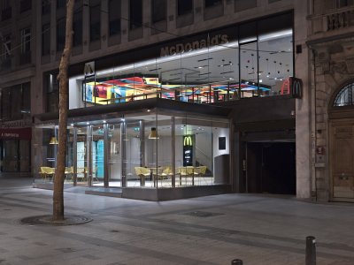 麦当劳旗舰店，巴黎