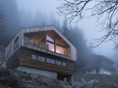 阿尔卑斯山上的度假屋，法国