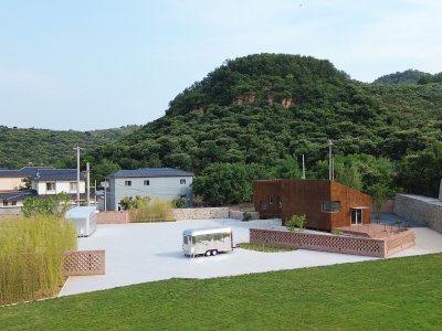 峡谷中的乡村教室，北京 / 李伟浛工作室