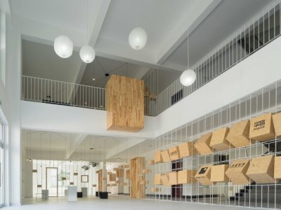 低成本改造－济南市孵化器公共空间 / KUBU工作室