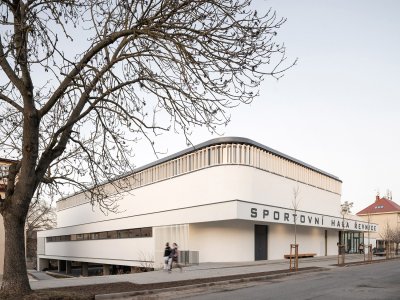 Řevnice小学体育馆，捷克 / Grido architekti