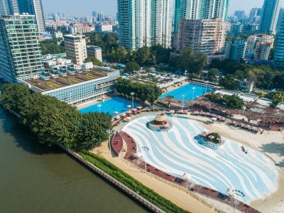 西郊游泳场
