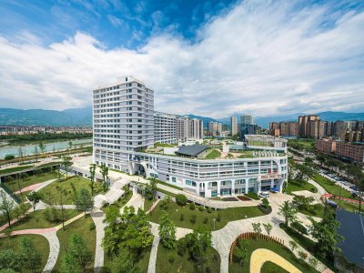 四川省人民医院都江堰分院 / 科图设计