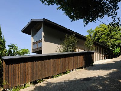 三角地上的住宅，日本