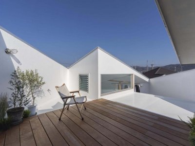 AOC 商务中心 / mube arquitectura