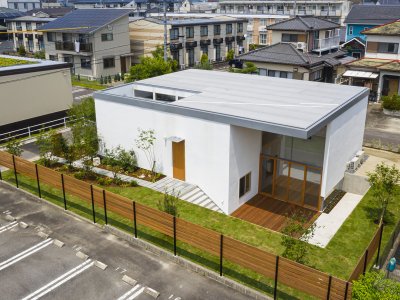 钩状多层交叉房屋，日本 / ihrmk