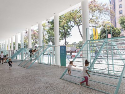 TransBorda装置，巴西 / Estúdio Chão