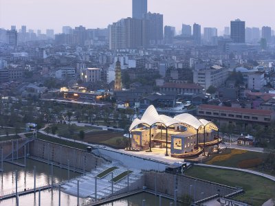 岳阳华菱港旅游码头游客中心，湖南 / URBANUS都市实践