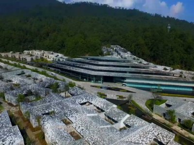 云峰山温泉度假村，中国