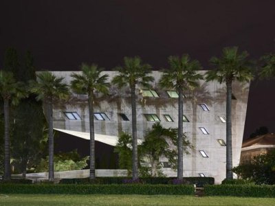贝鲁特美国大学·伊萨姆·菲尔斯学院 / 扎哈哈迪德事务所