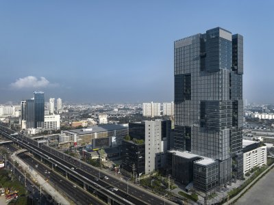 AIA East Gateway办公楼，曼谷 / Creative Crews